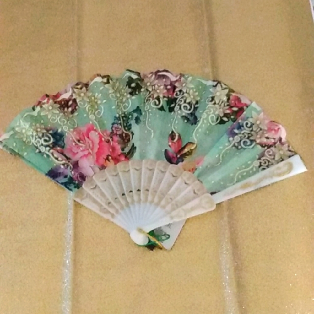 🆕 Foldable Fan